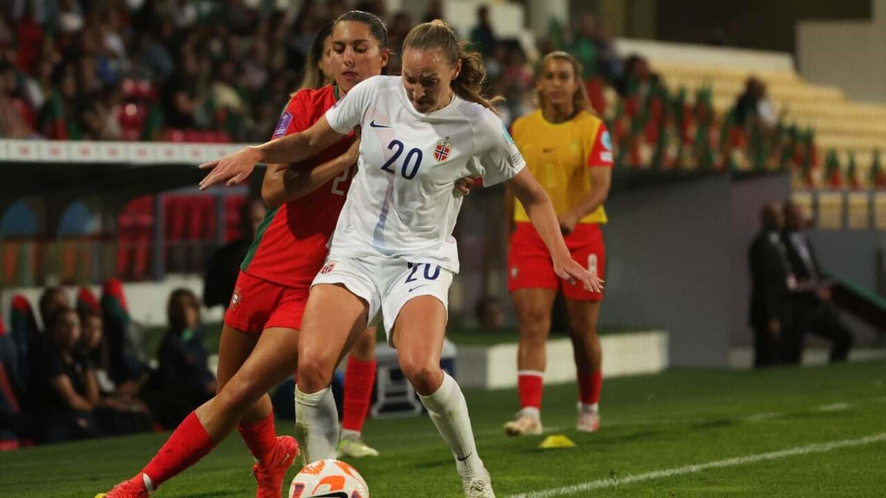 Marit Lund com Kika, num duelo entre Portugal e Noruega no ano passado