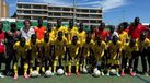 Vename Edney (sexto a contar da esquerda, na fila de cima) com a equipa