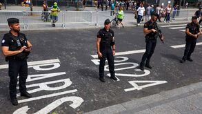 Roubo milionário a Zico em Paris: 'voaram' o Rolex, diamantes e milhares em notas de euros e dólares