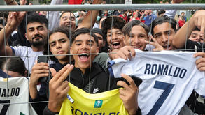 Levados ao colo para todo o lado