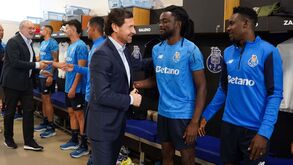 André Villas-Boas fala ao plantel do FC Porto no arranque dos trabalhos no Olival