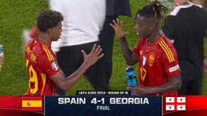 Lamine Yamal e Nico Williams festejaram vitória da Espanha a jogar... pedra, papel ou tesoura