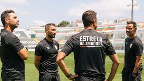 E. Amadora arranca pré-temporada com 14 jogadores