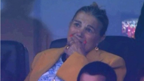 Dolores Aveiro não aguentou as lágrimas após o penálti falhado de Cristiano Ronaldo