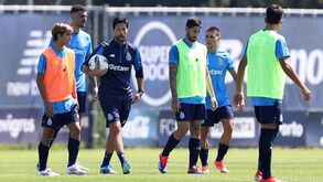 Alta rotação no primeiro treino: Vítor Bruno começa já a doer