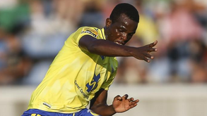 Notícia Record: Yaw Moses reforça meio-campo do Torreense