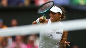 Campeã em título Marketa Vondrousova afastada na primeira ronda de Wimbledon
