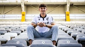 Oficial: Óscar Rivas é reforço do V. Guimarães até 2028