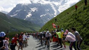 A crónica da 4.ª etapa do Tour: João Almeida foi grande no Galibier