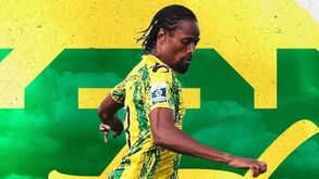 Abdoulaye Ba ruma ao Al Faisaly de Filipe Gouveia