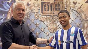 Primeiro reforço do FC Porto B chega do Corinthians e assina até 2029