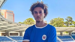 Afonso Pinto assina pelo Belenenses até 2027