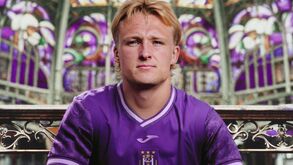 Equipamentos do Anderlecht evocam estilo arquitetónico Arte Nova