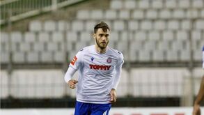 Ferro já rescindiu com o Hajduk e vai assinar contrato com o E. Amadora