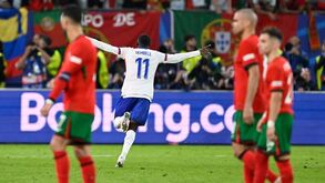 Dembélé e as críticas ao jogo francês: «Quem não estiver feliz, não é problema nosso»