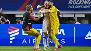 Estreante Canadá nas 'meias' da Copa América ao bater Venezuela nos penáltis