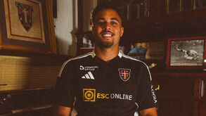 Oficial: Ruben Kluivert oficializado como reforço do Casa Pia