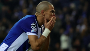 FC Porto lembra os títulos conquistados no adeus a Pepe: «Incontáveis noites de entrega total»