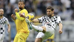 Sasso, Luís Santos e Berna com futuro por definir