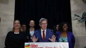 Reviravolta em França: Esquerda derrota extrema-direita 