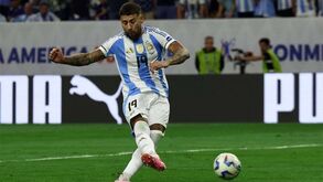 Otamendi fala do estatuto de suplente na Argentina: «Não vou mentir, é complicado»