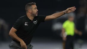 Botafogo de Artur Jorge vence no Brasileirão e coloca-se a um ponto do líder Flamengo
