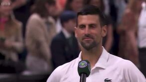 Djokovic acusa adeptos de falta de respeito em Wimbledon: «Tenham uma booooooooa noite»