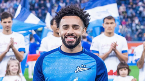 Flamengo volta à carga por Claudinho, avançam brasileiros