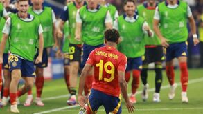 A crónica do Espanha-França, 2-1: uma virada no baile sem máscaras
