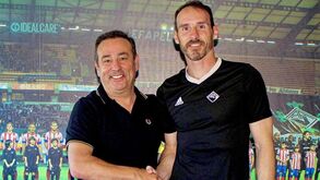 Académica garante dupla de reforços