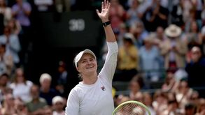 Barbora Krejcikova e Elena Rybakina defrontam-se nas meias-finais em Wimbledon