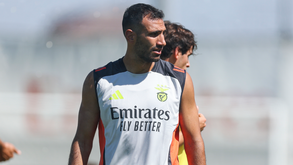 Schmidt estreia reforços frente ao Farense