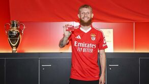 Da chegada a Lisboa à apresentação: as imagens do primeiro dia de Jan-Niklas Beste no Benfica