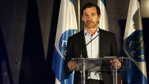 Dívida de 8,5 milhões de euros leva Villas-Boas ao Brasil