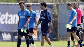 Com diretores do FC Porto a ver: as imagens do treino dos dragões no Olival