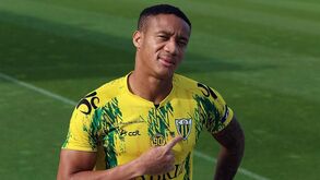 Clinton Udeh assina pelo Cianorte