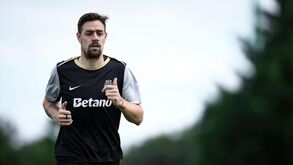 Coates viaja no dia 28 para o Uruguai