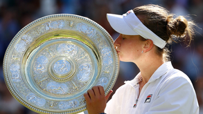 Barbora Krejcikova após conquistar o torneio de Wimbledon: «É surreal o que acabou de acontecer»