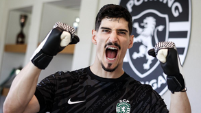 «Kovacevic faz-me lembrar Djokovic»: técnico de guarda-redes da Bósnia apresenta reforço do Sporting