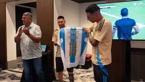 Di María recebe presente especial antes da final da Copa América