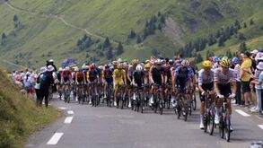 Investigação revela que equipas de ciclismo estão a usar monóxido de carbono para maximizar treino em altitude