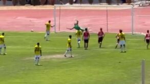 O penálti que Sadio Mané falhou no particular com o Louletano