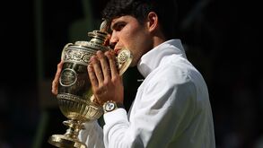 Alcaraz bate Djokovic e conquista Wimbledon pela segunda vez seguida