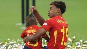 Mais ternurento é impossível: as imagens de Lamine Yamal com o irmão após conquistar o Euro'2024