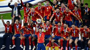 Champions, Liga Europa, Mundiais e Europeus: espanhóis venceram todas as finais que jogaram... desde 2002