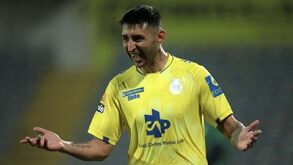 Visto volta a atrasar Alan Ruiz: Argentino só viaja no final da semana