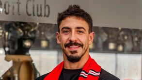 André Simões assina em definitivo pelo Leixões