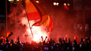 Milhares saíram às ruas em Madrid para celebrar com os novos campeões da Europa