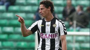 Mario Rondon assina pela Académica