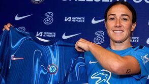 Lucy Bronze regressa a Inglaterra para jogar no Chelsea